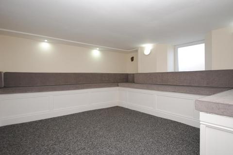 1 bedroom in a flat share to rent, Knaresborough Road, Harrogate, North Yorkshire, HG2 7SP