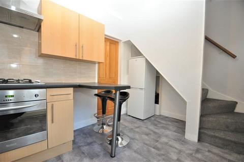 2 bedroom terraced house to rent, Baden Street, Harrogate, North Yorkshire, HG1 4BX