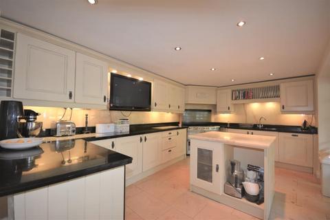 3 bedroom detached house to rent, The Green, Thorp Arch, Wetherby, West Yorkshire, LS23 7AB