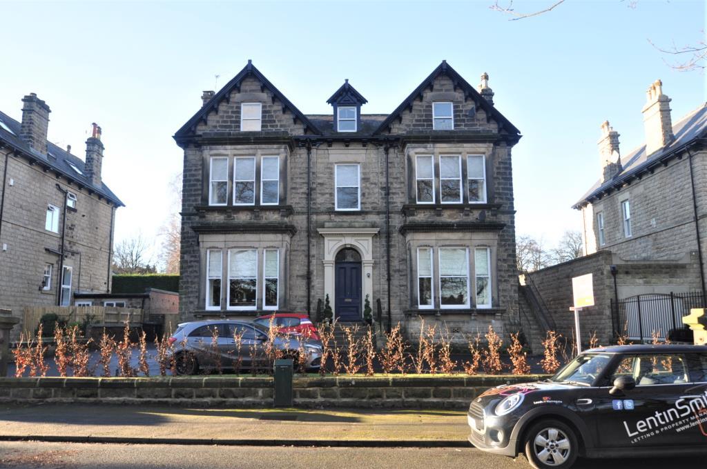 The Oval, Harrogate, North Yorkshire, HG2 9BA 3 bed flat £1,800 pcm