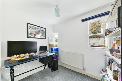 53b Defoe Road, London, N16 0EH