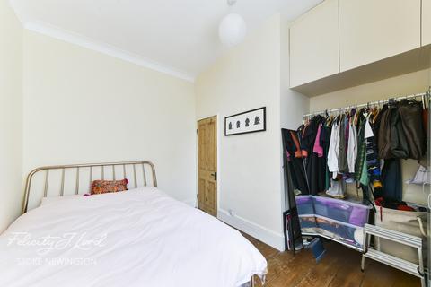 53b Defoe Road, London, N16 0EH