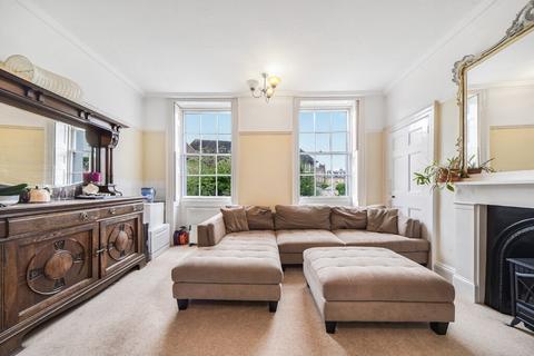 28 Gloucester Circus, London, SE10 8RY