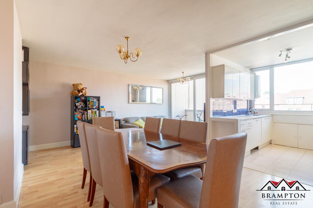 Hendon Hall Court, Parson St, Hendon, NW4 2 bed flat for sale £385,000
