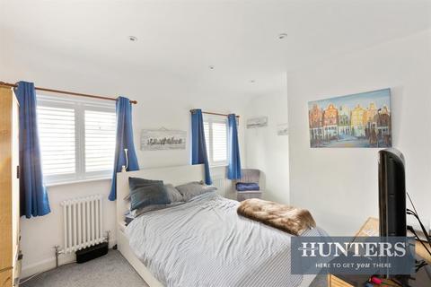 24 Ashby Avenue, Chessington, KT9 2BU