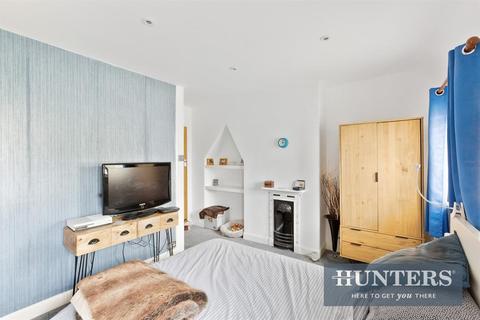 24 Ashby Avenue, Chessington, KT9 2BU