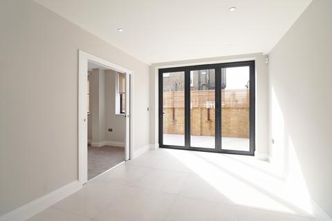 19 Sun Lane, London, SE3 8UG