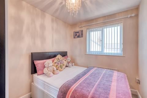 2 Blythe Close, Redditch, B97 5JU