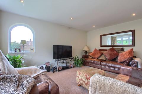 3 bedroom bungalow for sale, Hollywalk Close, Normanby