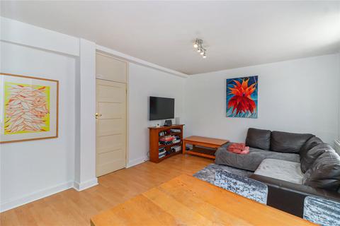 2 bedroom flat for sale, Faircross House, 116a The Parade, Watford, Herts, WD17