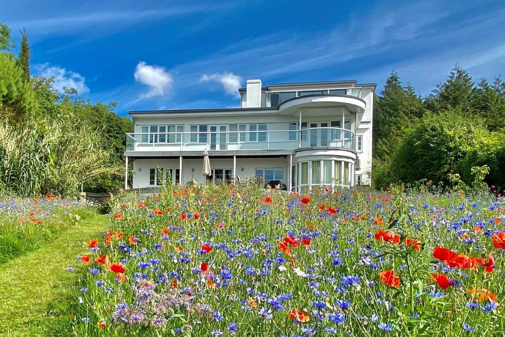 Lympne Hill, Lympne, Kent 5 bed detached house for sale £1,500,000