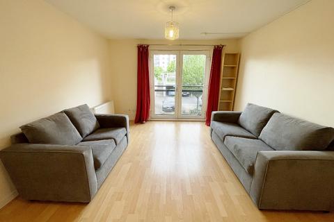 2 bedroom flat to rent, Firpark Court, Dennistoun, Glasgow - Available from 26th April 2024