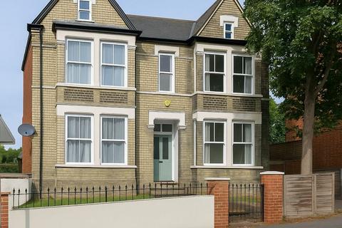 Priory Road, Hp13