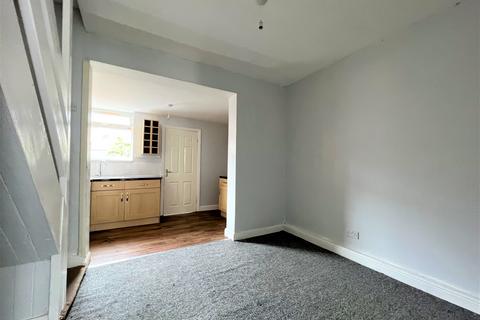2 bedroom end of terrace house to rent, Hereford Street, Hull HU4