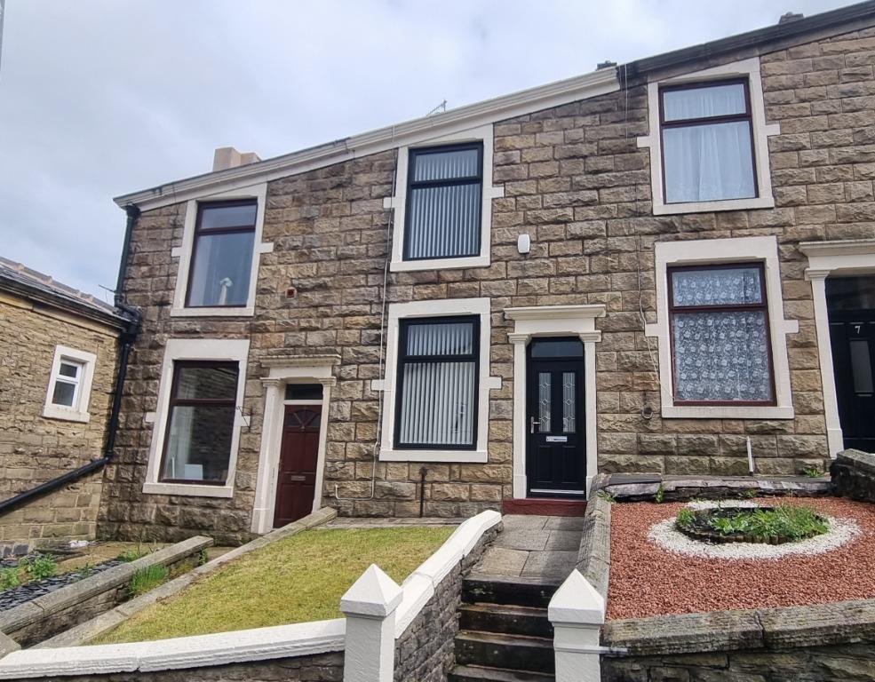 Belgrave Road, Darwen, BB3 2 bed terraced house £115,000