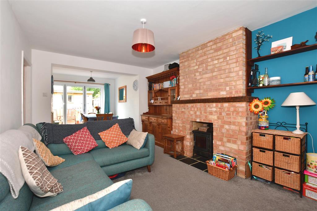 Lindenthorpe Road, Broadstairs, Kent 3 bed semidetached bungalow £