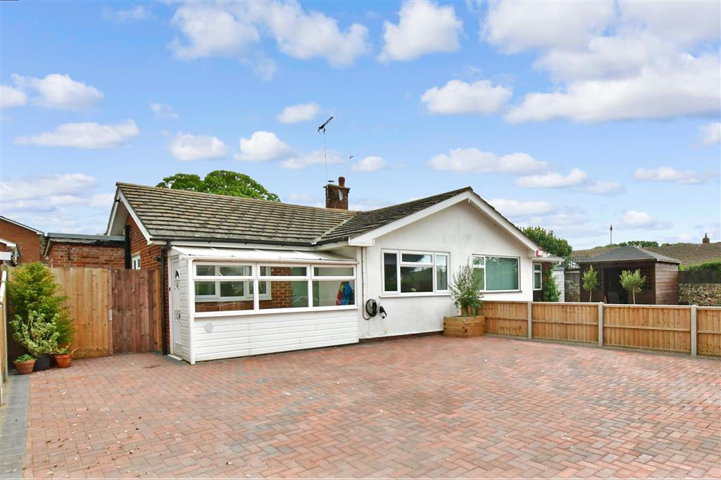 Lindenthorpe Road, Broadstairs, Kent 3 bed semidetached bungalow £