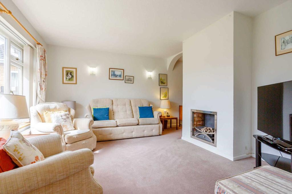 Summerfield Road, Malvern 3 bed detached bungalow £375,000