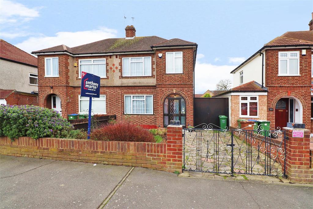 Swanton Road, Erith, Kent, DA8 3 bed detached house £430,000