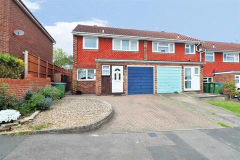 28 Arran Close, Erith, DA8 3SL