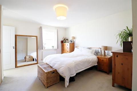 110 Rainbow Road, Erith, DA8 2EQ