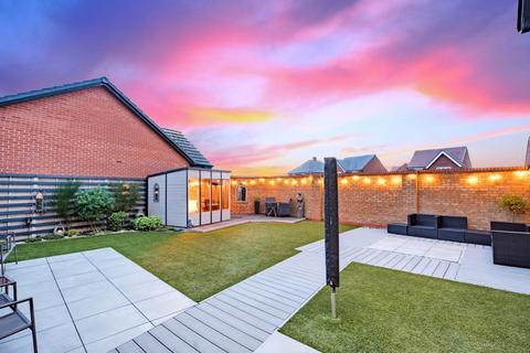 4 bedroom detached house for sale, Kings Grove, Cranfield, Bedford