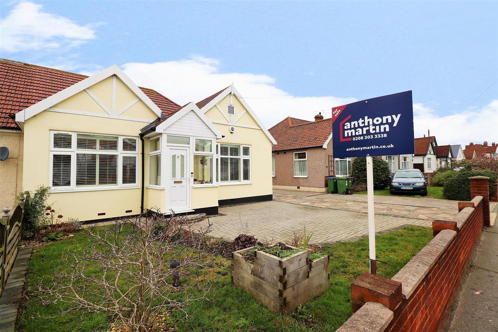Pickford Lane, Bexleyheath, Kent, DA7 3 bed bungalow £575,000