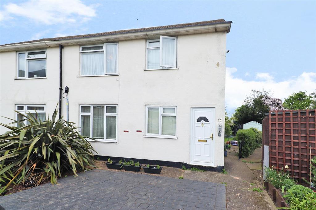 Burr Close, Bexleyheath, Kent, DA7 2 bed £270,000