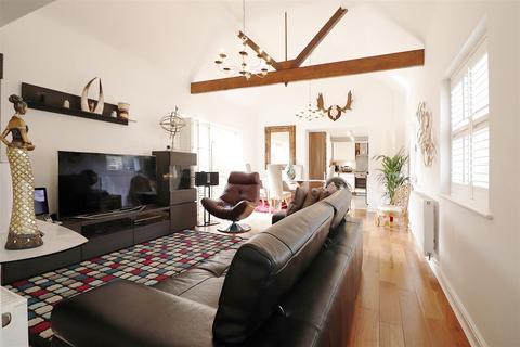 7 Chapel Drive, Dartford, DA2 6FF