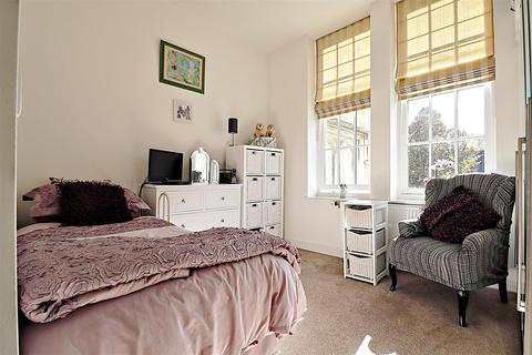 18, Bunstone Hall Chapel Drive, Dartford, DA2 6FJ