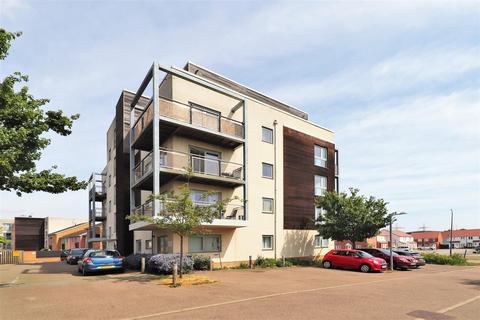 14 Cameron Drive, Dartford, DA1 5GN