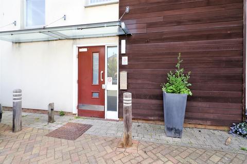 14 Cameron Drive, Dartford, DA1 5GN