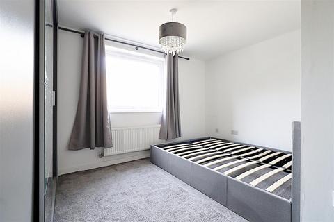 14 Cameron Drive, Dartford, DA1 5GN