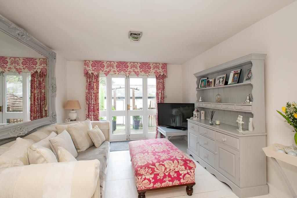 Farnborough Common, Locksbottom, Kent, BR6 2 bed terraced house for