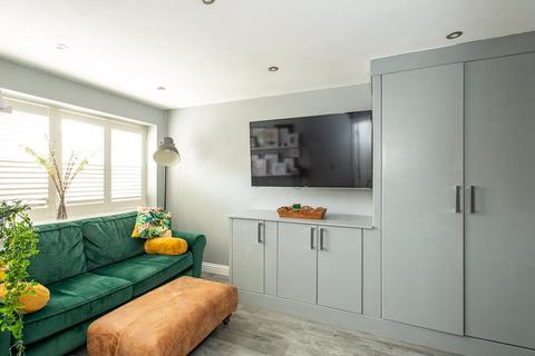18 Barkway Drive, Orpington, BR6 8PQ