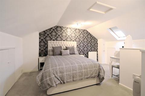 28 Broomfield Road, Swanscombe, DA10 0LT
