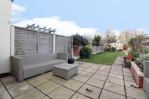 28 Broomfield Road, Swanscombe, DA10 0LT