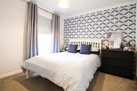28 Broomfield Road, Swanscombe, DA10 0LT