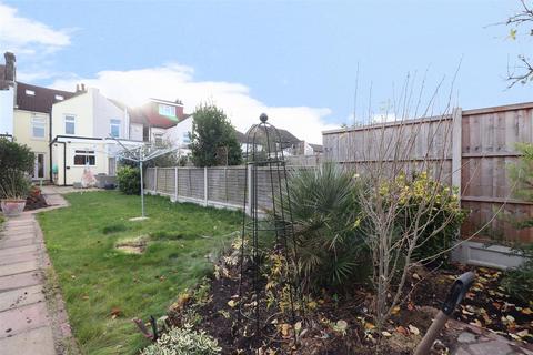 28 Broomfield Road, Swanscombe, DA10 0LT