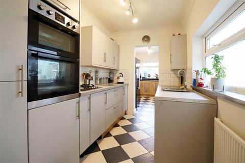 28 Broomfield Road, Swanscombe, DA10 0LT