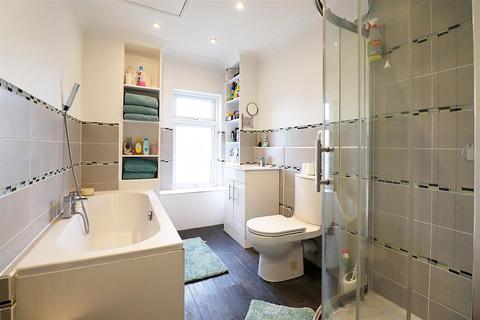 28 Broomfield Road, Swanscombe, DA10 0LT