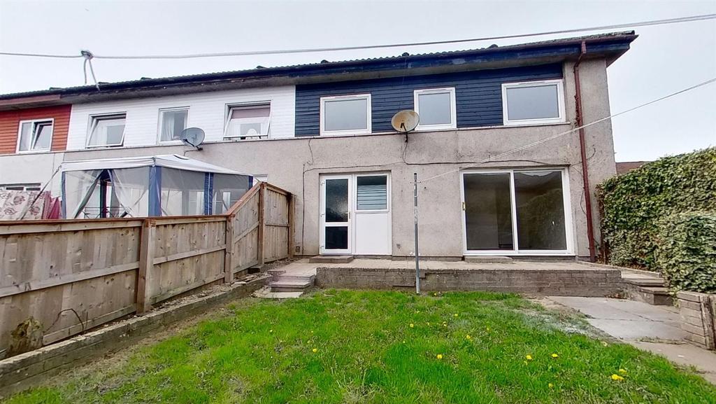 Rowan Grove, Livingston, EH54 3 bed end of terrace house £119,500
