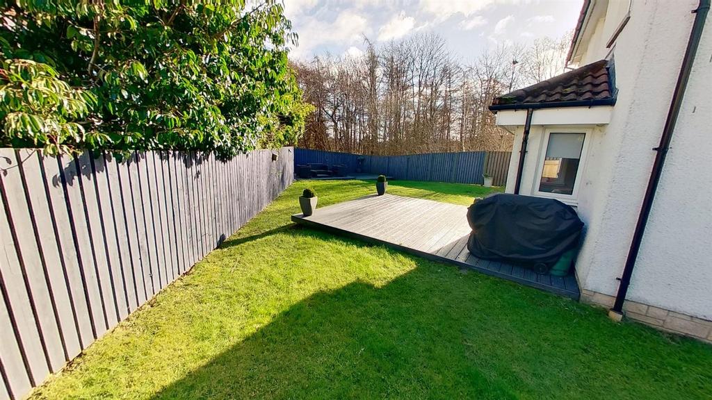 South Middleton, Uphall, EH52 4 bed detached house £285,000
