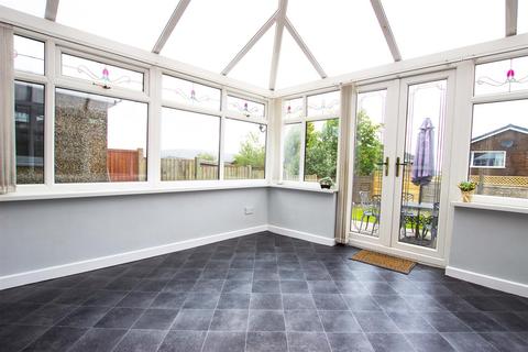 37 Thorncliffe Drive, Darwen, BB3 3QA