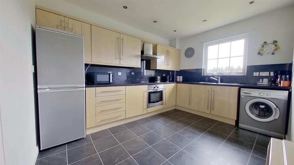 Taylor Green, Livingston, EH54 2 bed property £147,500