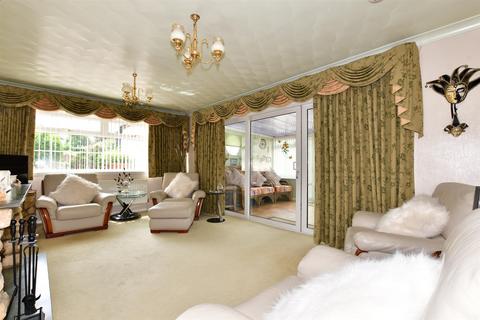 3 bedroom detached bungalow for sale - The Street, Bredhurst, Gillingham, Kent
