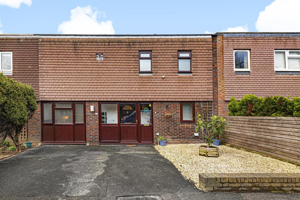 Bodnant Gardens, Raynes Park, Greater... 4 bed house £1,950 pcm (£450 pw)