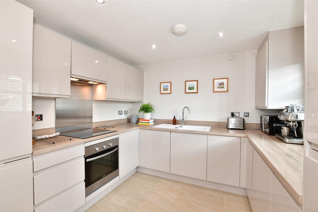 The Bartons, Staplehurst, Tonbridge, Kent 3 bed detached house for sale