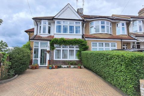 1 Bohun Grove, Barnet, EN4 8UA