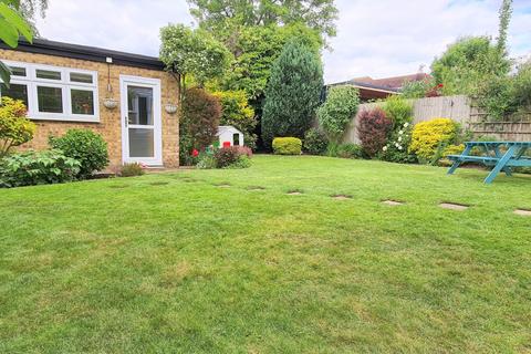 1 Bohun Grove, Barnet, EN4 8UA